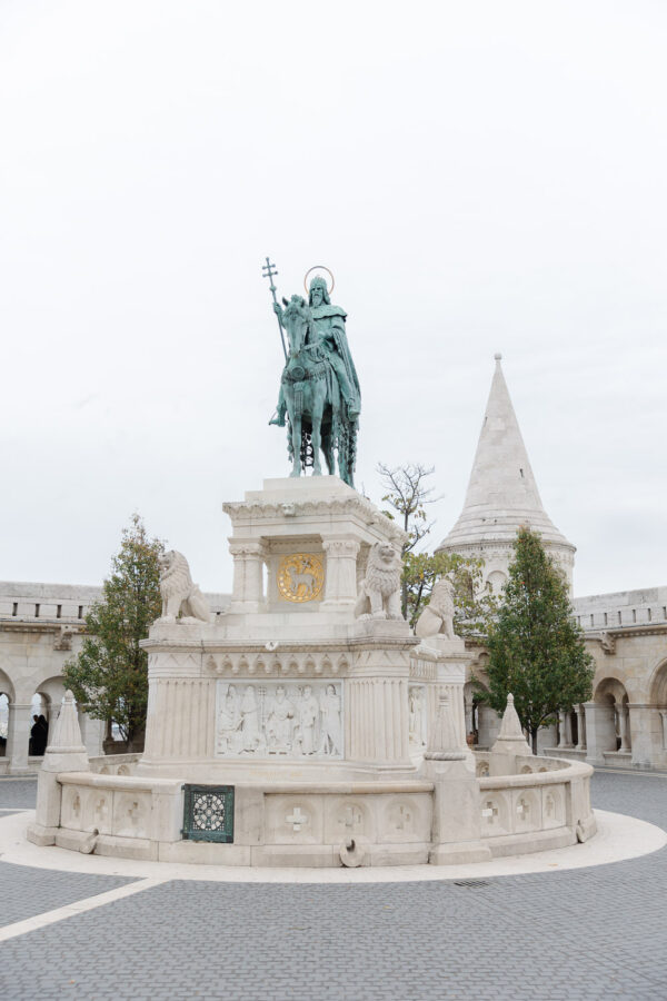 Creative Budapest Pre Wedding Photoshoot - photo 1