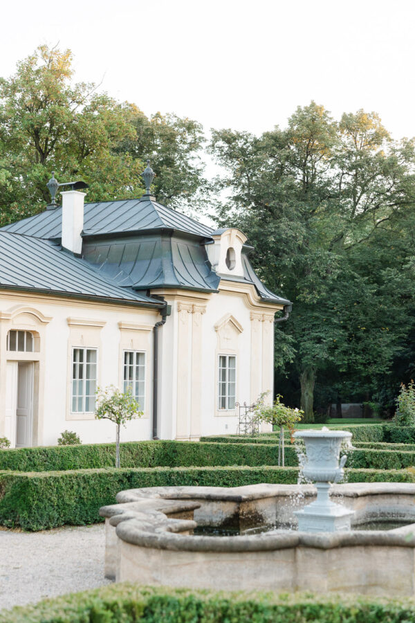Zámek Bon Repos: A Dream Wedding Destination Near Prague - photo 3