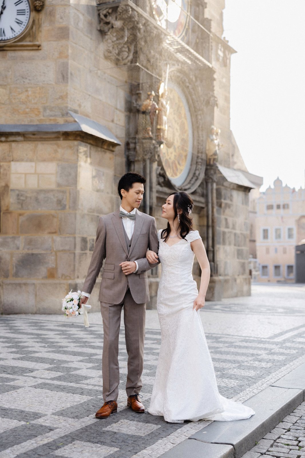 Astronomical-clock-prague-couple Couple by the Astronomical Clock in Prague