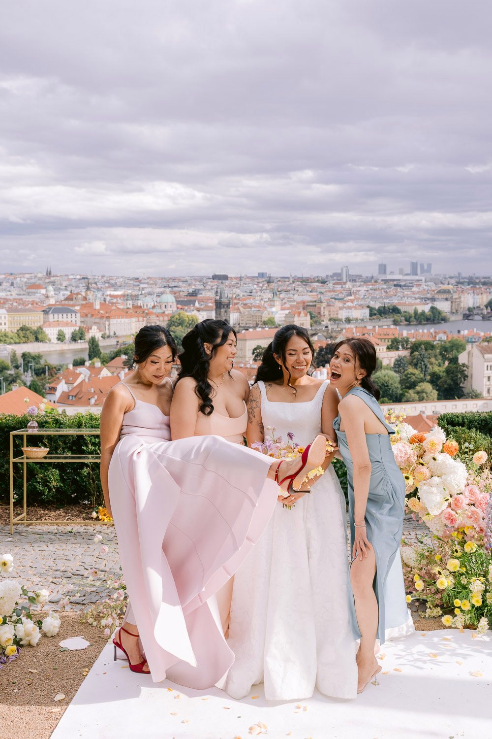 Villa Richter Bride With Bridesmaids Terrace Bride with her bridesmaids on the terrace